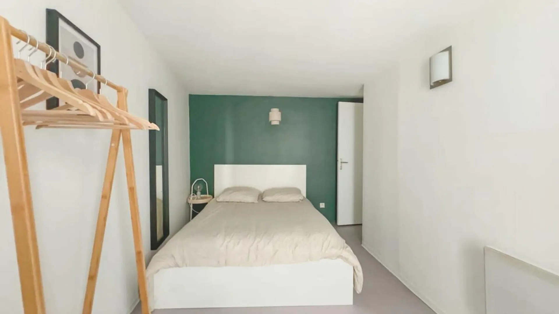 Flexliving - Onebedroom - Hopital Париж Апартаменты